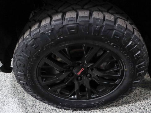 Used 2023 GMC Sierra 1500 AT4 w/ AT4 Preferred Package image 12