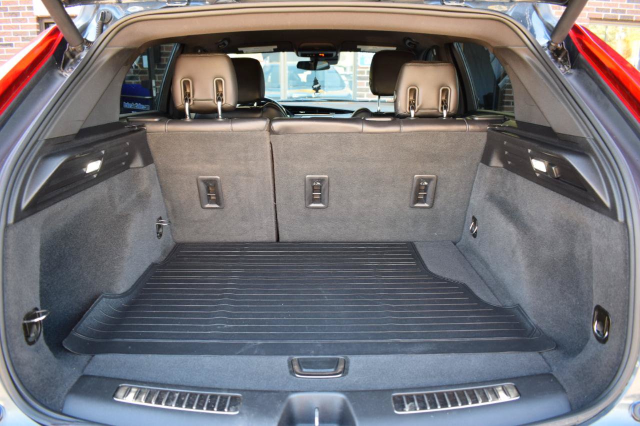 Used 2019 Cadillac XT4 Premium Luxury w/ Driver Awareness Package FWD image 35