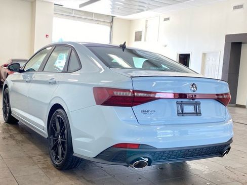 Used 2026 Volkswagen Jetta GLI Autobahn FWD image 5