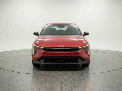 Used 2025 Kia K4 FWD image 2