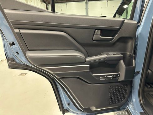 Used 2025 Toyota 4Runner SR5 image 41