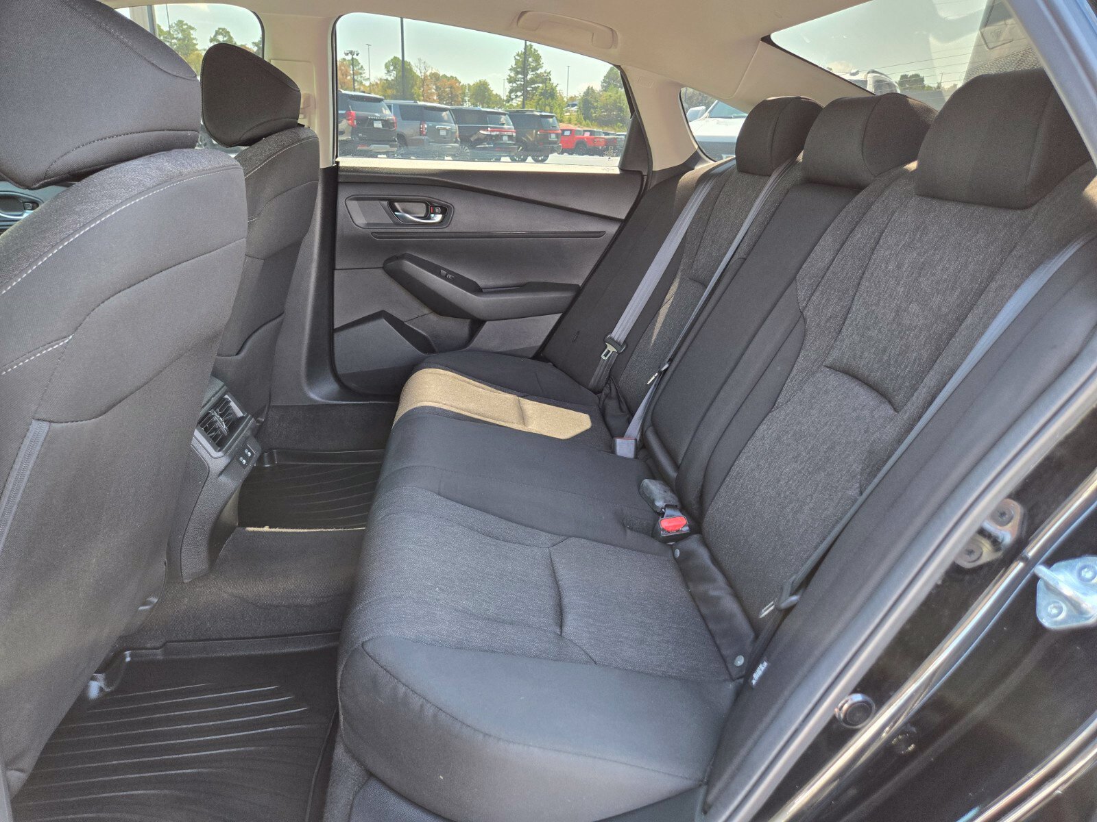 Used 2025 Honda Accord SE image 13