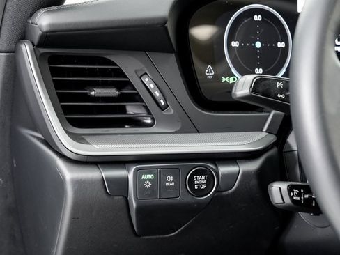 Certified 2025 Porsche 911 Carrera image 11