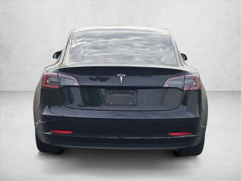 Used 2019 Tesla Model 3 Standard Range Plus image 6