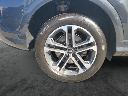 Used 2025 Audi Q5 Premium w/ Convenience Package AWD/4WD image 5
