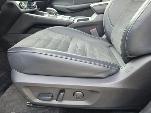 Used 2024 Mitsubishi Outlander SE AWD/4WD image 17