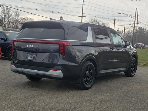 Used 2025 Kia Carnival LXS image 3