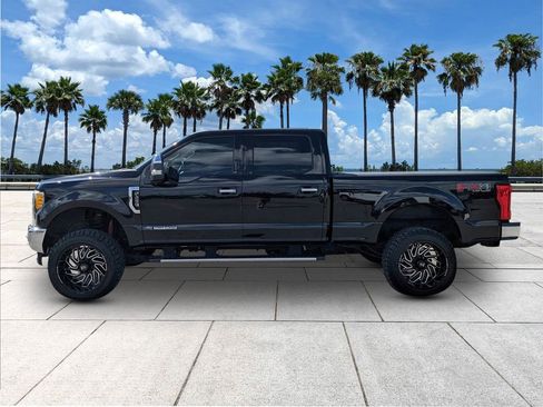 Used 2017 Ford F250 Lariat w/ Chrome Package image 6