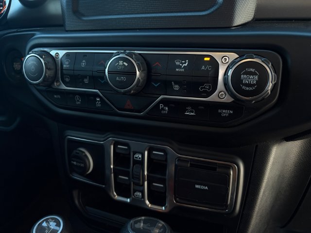 Used 2023 Jeep Wrangler Unlimited Sport AWD/4WD image 33