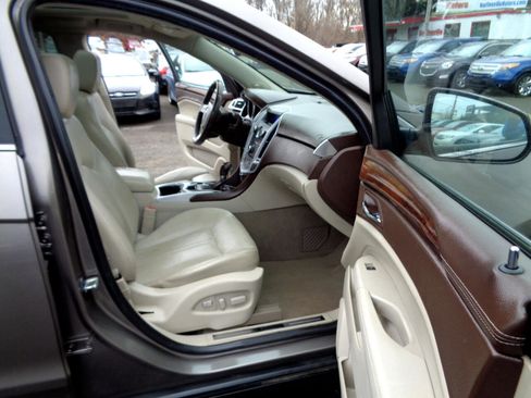 Used 2011 Cadillac SRX Luxury image 25