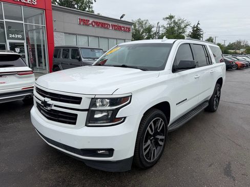 Used 2018 Chevrolet Suburban LT RWD image 1