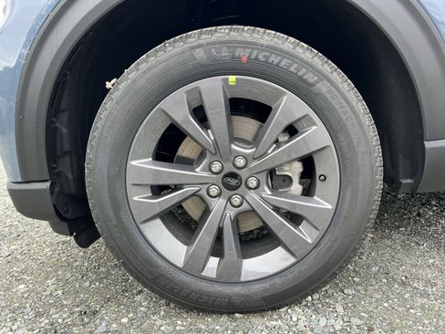 New 2026 Ford Explorer Active w/ Active Comfort Package image 12