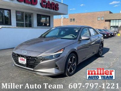 Used 2023 Hyundai Elantra SEL w/ Convenience Package