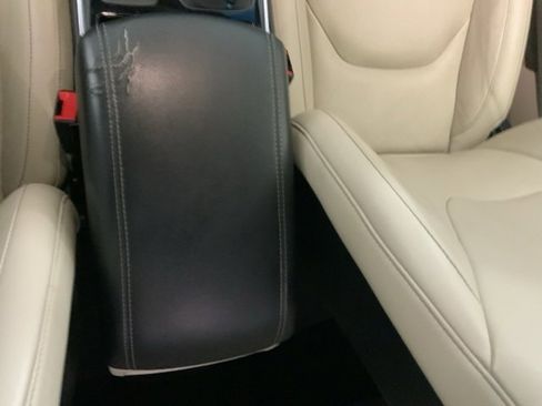 Used 2019 Ford Edge Titanium image 13