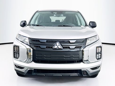 Used 2025 Mitsubishi Outlander Sport LE AWD/4WD image 2