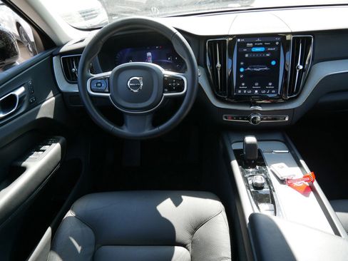 Certified 2025 Volvo XC60 B5 Plus AWD/4WD image 12