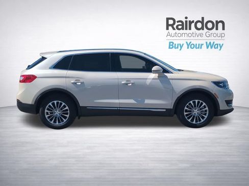 Used 2018 Lincoln MKX Select w/ Select Plus Package AWD/4WD image 8