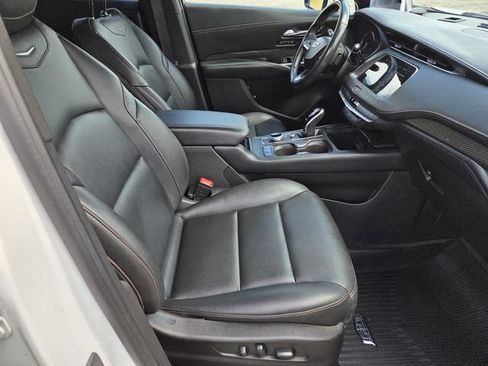 Used 2022 Cadillac XT4 Sport w/ Driver Awareness Package FWD image 33