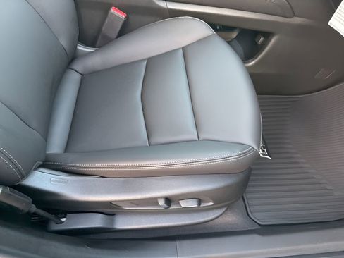 New 2025 Cadillac XT6 Luxury image 13