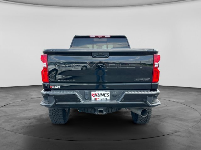 Used 2024 Chevrolet Silverado 2500 ZR2 w/ Technology Package AWD/4WD image 9