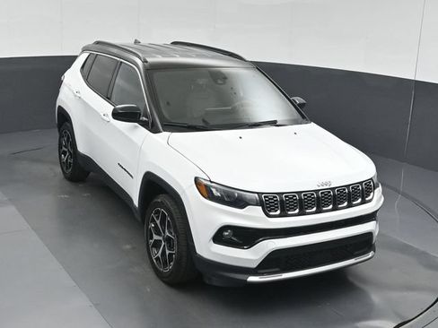 Used 2025 Jeep Compass Limited AWD/4WD image 45