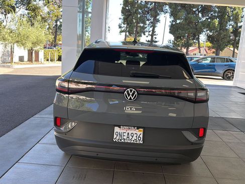 Certified 2024 Volkswagen ID.4 2WD image 4
