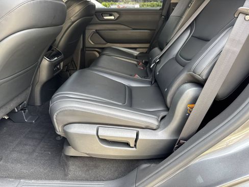 Used 2025 Nissan Armada SV RWD image 20