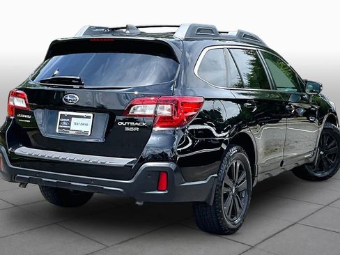 Used 2018 Subaru Outback 3.6R Limited AWD/4WD image 13