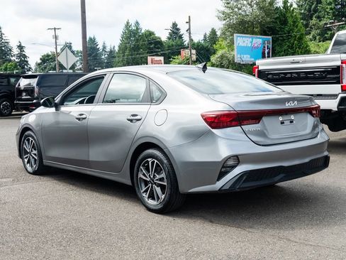 Used 2022 Kia Forte LXS FWD image 4