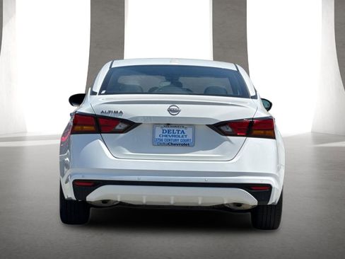 Used 2025 Nissan Altima 2.5 SV FWD image 5