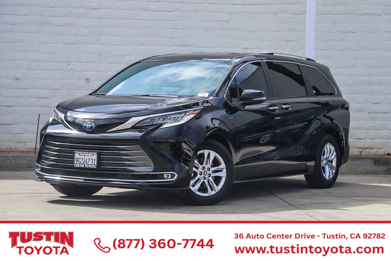 Certified 2023 Toyota Sienna Limited AWD/4WD image 1