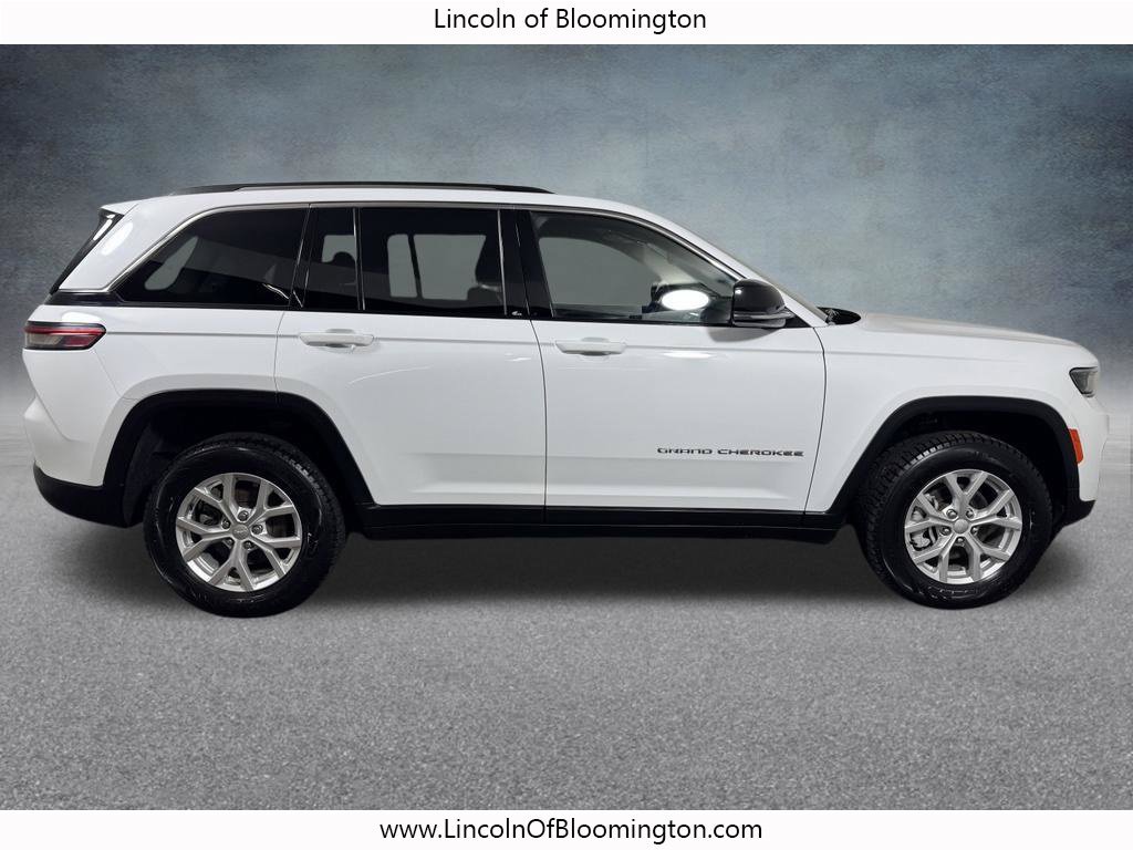 Used 2023 Jeep Grand Cherokee Limited AWD/4WD image 7