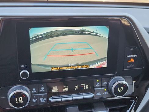 Certified 2023 Toyota Highlander LE image 25