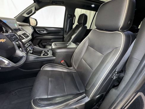 Used 2021 Chevrolet Tahoe Premier w/ Premium Package image 16