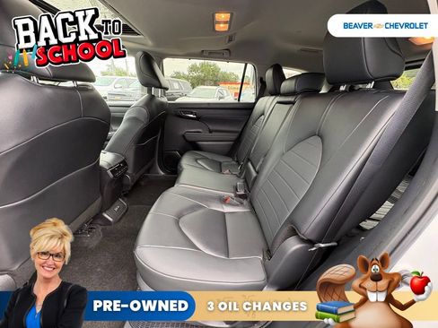 Used 2025 Toyota Highlander XLE AWD/4WD image 14