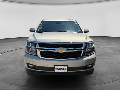 Used 2016 Chevrolet Suburban LT w/ Luxury Package AWD/4WD image 3