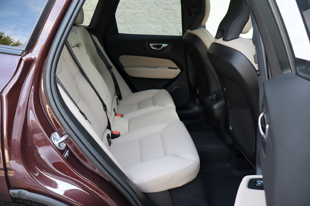 Used 2026 Volvo XC60 B5 Plus w/ Climate Package AWD/4WD image 34