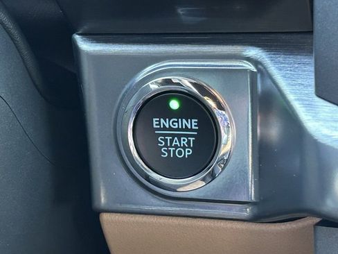 Used 2022 Ford F150 Lariat w/ Trailer Tow Package image 26