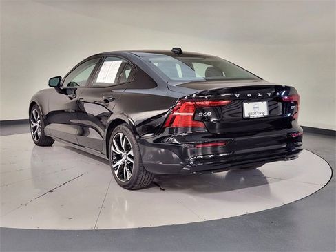 Used 2024 Volvo S60 B5 Core image 6