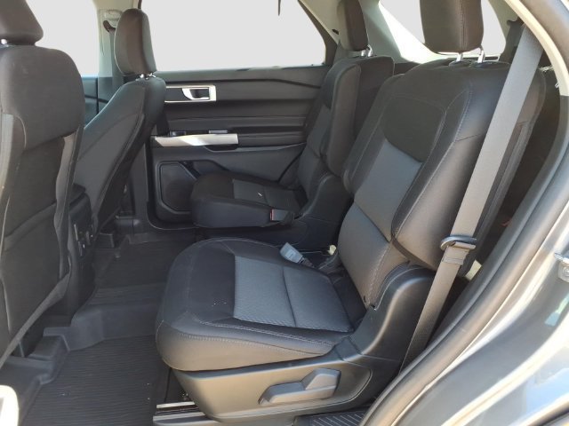 Used 2023 Ford Explorer XLT AWD/4WD image 19