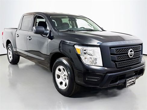 Used 2022 Nissan Titan S w/ S Utility Package image 3