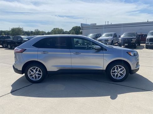 Certified 2023 Ford Edge SEL image 8