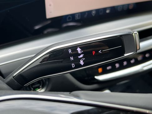 New 2025 Cadillac Lyriq Luxury image 33