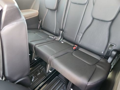 New 2027 Kia Carnival FWD image 25