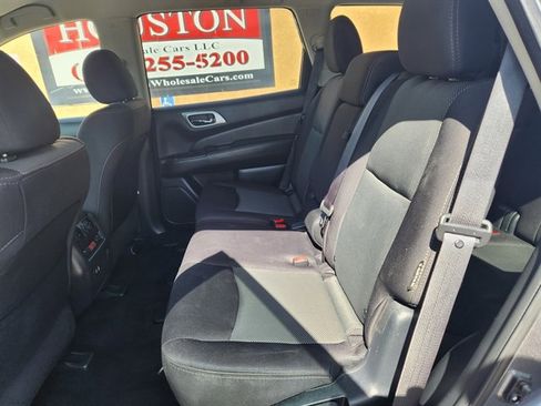 Used 2020 Nissan Pathfinder SV image 9
