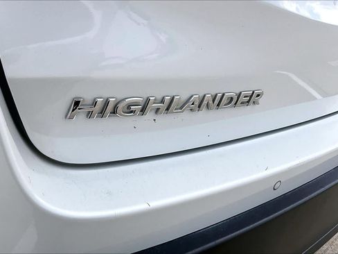 Used 2019 Toyota Highlander Limited FWD image 31