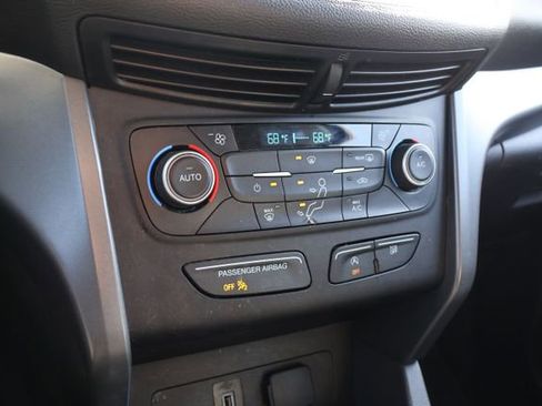 Used 2017 Ford Escape SE FWD image 12