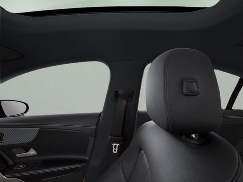 Used 2025 Mercedes-Benz CLA 250 image 45