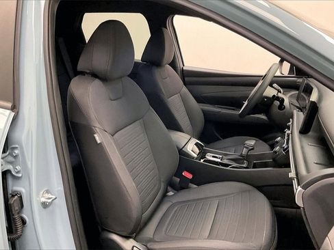 Certified 2025 Hyundai Santa Cruz SE image 6