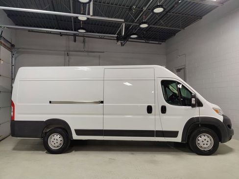 Used 2023 RAM ProMaster 3500 w/ Driver Convenience Group FWD image 3